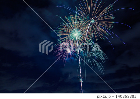 夜空に咲く大輪の花 夜空に咲く大輪の花 140865883