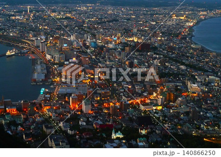 函館山からの夜景さすがです。百万ドルの夜景に時を忘れてしまいます。 函館山からの夜景さすがです。百万ドルの夜景に時を忘れてしまいます。 140866250