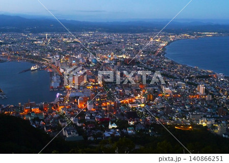 函館山からの夜景さすがです。百万ドルの夜景に時を忘れてしまいます。 函館山からの夜景さすがです。百万ドルの夜景に時を忘れてしまいます。 140866251
