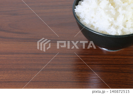テーブルの上のご飯 テーブルの上のご飯 140872515