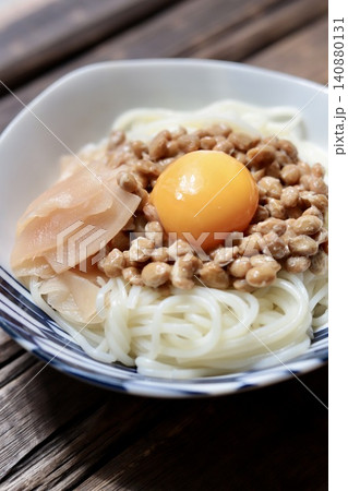 新生姜の自家製甘酢漬けを添えた半田そうめんの納豆月見ぶっかけ 140880131