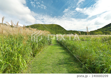 【鏡ヶ成高原】 鳥取県日野郡江府町御机 字鏡ヶ成 【鏡ヶ成高原】 鳥取県日野郡江府町御机 字鏡ヶ成 140880209