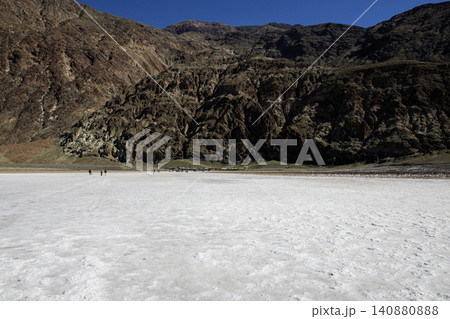 Experience the Unique Landscape of Death Valley Salt Flats in California Experience the Unique Landscape of Death Valley Salt Flats in California 140880888