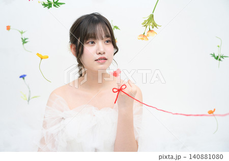 運命の赤い糸で繋がれる日本人女性 140881080