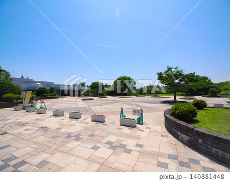 夏の七北田公園の正面入り口 夏の七北田公園の正面入り口 140881448
