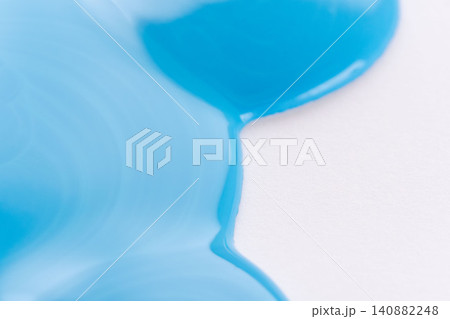 水色のアクリル絵の具の質感をマクロ撮影03 140882248