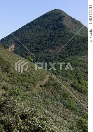 支笏洞爺国立公園に位置する名峰・オロフレ山の山容とトレッキングコース 140883153