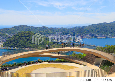 下関市の火の山公園の展望台ヒノヤマリングから関門海峡 140883380