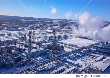 top view of the oil refinery 140883940
