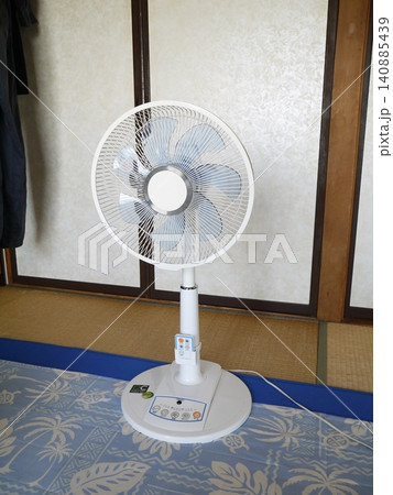 部屋にある扇風機 部屋にある扇風機 140885439