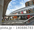 旦過駅付近　北九州モノレールのレールと歩道橋の美しい交差① 140886783