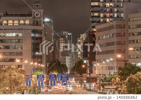 横浜 夜景 都市景観 オフィス街 幹線道路 ビル群 本町 山下公園方面 都市風景 横浜 夜景 都市景観 オフィス街 幹線道路 ビル群 本町 山下公園方面 都市風景 140886862