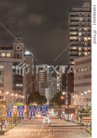 横浜 夜景 都市風景 ビル群 幹線道路 本町 山下公園方面 高層ビル 都会 横浜 夜景 都市風景 ビル群 幹線道路 本町 山下公園方面 高層ビル 都会 140886863