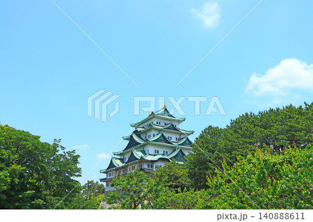 愛知県名古屋市、新緑と名古屋城の風景 愛知県名古屋市、新緑と名古屋城の風景 140888611
