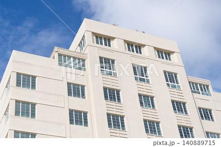 Art Deco building architecture. Architectural building. Art deco. Architectural district Art Deco. Modern building of Miami beach. Ocean drive. Miami Beach in Ocean Drive Florida. Symmetry repetition Art Deco building architecture. Architectural building. Art deco. Architectural district Art Deco. Modern building of Miami beach. Ocean drive. Miami Beach in Ocean Drive Florida. Symmetry repetition 140889715