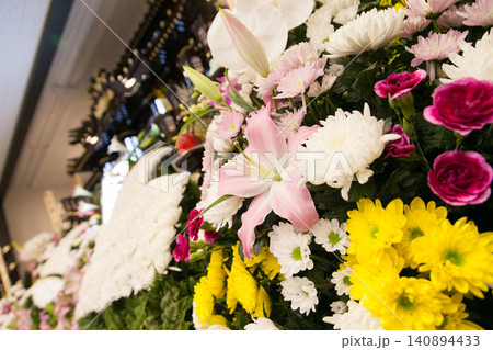 お花祭壇に供えられた花 お花祭壇に供えられた花 140894433