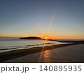 日の出の神秘的な青島 140895935