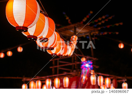 盆踊り大会　提灯　やぐら 140896067