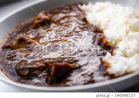 濃厚なルーと白米のカレーライス 140898137