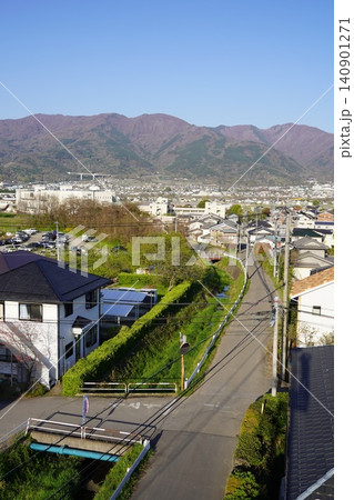 長野県埴科郡坂城町の山々に咲く山桜の花をお楽しみ下さい。そして上平の火の見やぐらから見た風景です。 長野県埴科郡坂城町の山々に咲く山桜の花をお楽しみ下さい。そして上平の火の見やぐらから見た風景です。 140901271