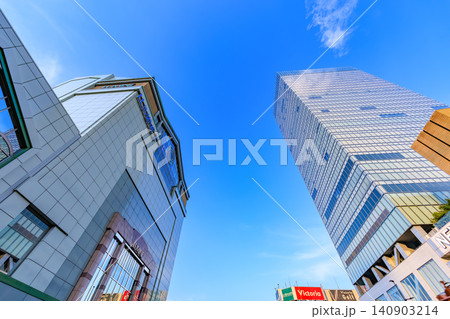 東京 新宿の都市風景 新宿駅南口 JR新宿ミライナタワーと新宿ルミネ2 東京 新宿の都市風景 新宿駅南口 JR新宿ミライナタワーと新宿ルミネ2 140903214