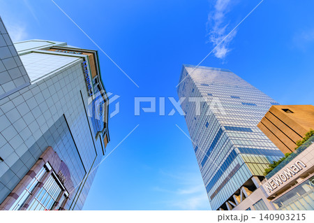 東京 新宿の都市風景 新宿駅南口 JR新宿ミライナタワーと新宿ルミネ2 東京 新宿の都市風景 新宿駅南口 JR新宿ミライナタワーと新宿ルミネ2 140903215