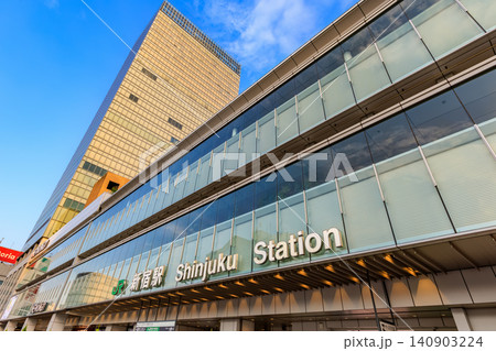 東京 新宿の都市風景 新宿駅南口 東京 新宿の都市風景 新宿駅南口 140903224