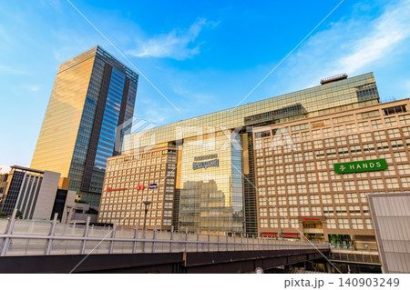 東京 新宿の都市風景 新宿駅南口 タカシマヤ タイムズスクエア 東京 新宿の都市風景 新宿駅南口 タカシマヤ タイムズスクエア 140903249