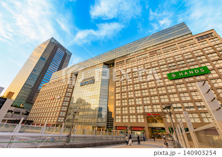 東京 新宿の都市風景 新宿駅南口 タカシマヤ タイムズスクエア 東京 新宿の都市風景 新宿駅南口 タカシマヤ タイムズスクエア 140903254
