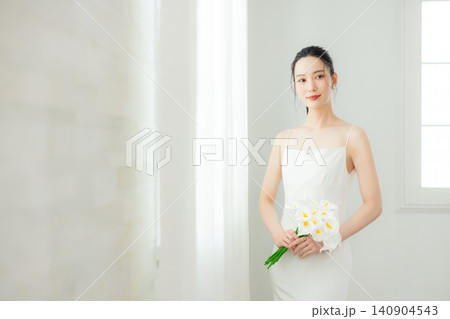 ブーケを持つ花嫁 140904543