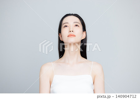 ロングヘアの女性 ロングヘアの女性 140904712