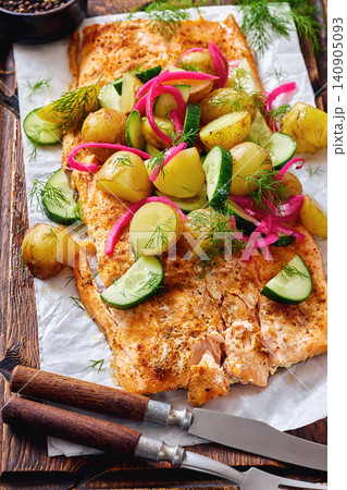 Baked salmon fillet, new potatoes, pickled onion 140905093