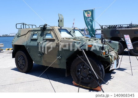 陸上自衛隊の軽装甲機動車 陸上自衛隊の軽装甲機動車 140908345