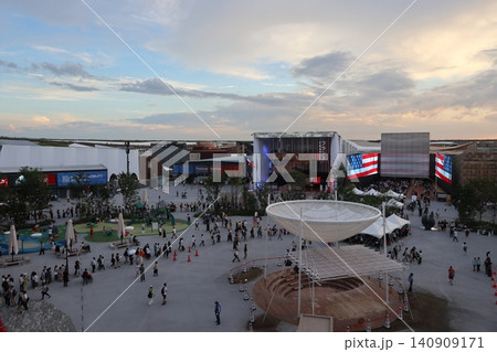 大阪・関西万博(EXPO2025)の光の広場 140909171