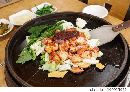 Raw Spicy Korean Chicken Stir Fry Dakgalbi with Vegetables 140915951