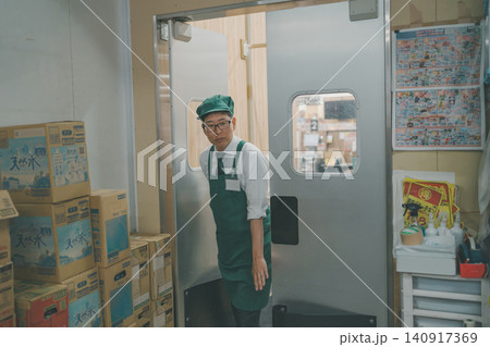 supermarket 140917369