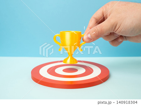 Set a goal to take first place. Achieve success. Successful achievement. Set a goal to take first place. Achieve success. Successful achievement. 140918304