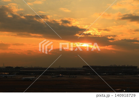 雲間から差し込む光 雲間から差し込む光 140918729