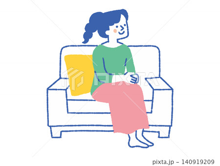リビングでリラックスする女性_色 140919209