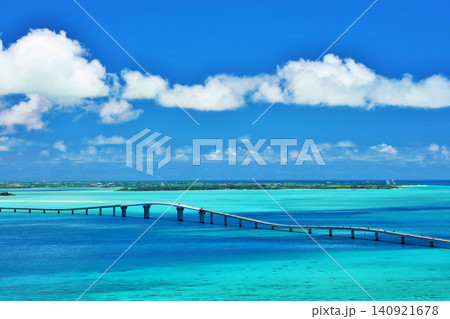 沖縄 伊良部島 伊良部大橋と海 沖縄 伊良部島 伊良部大橋と海 140921678