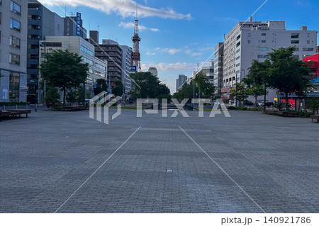 狸二条広場 全景 札幌市中央区 新緑 狸二条広場 全景 札幌市中央区 新緑 140921786
