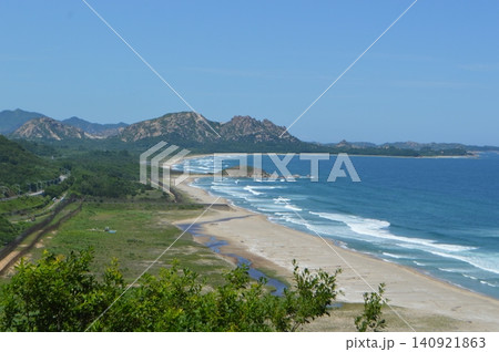 韓国　高城統一展望台から望む北朝鮮方面の風景 140921863