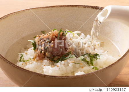 だし茶漬け(マグロなめろう 釜揚げしらす) だし茶漬け(マグロなめろう 釜揚げしらす) 140923137