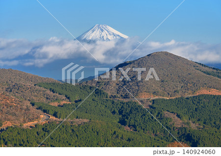 伊豆半島 伊豆山稜線歩道 仁科峠付近より望む富士山と魂ノ山 伊豆半島 伊豆山稜線歩道 仁科峠付近より望む富士山と魂ノ山 140924060