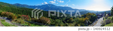 中山道 馬籠宿 展望台から恵那山を望む 中山道 馬籠宿 展望台から恵那山を望む 140924512