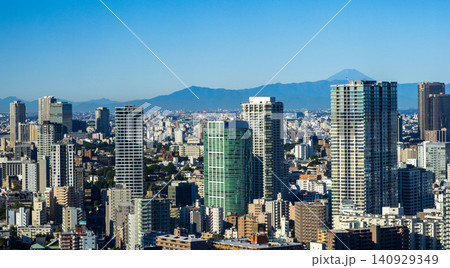 高層ビル群が広がる東京の近代的な都市風景　日中 140929349