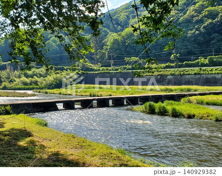 木津川に架かる沈下橋 恋路橋【京都府相楽郡】 木津川に架かる沈下橋 恋路橋【京都府相楽郡】 140929382