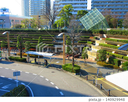 埼玉県川口市の川口駅西口のロータリーの風景 埼玉県川口市の川口駅西口のロータリーの風景 140929948