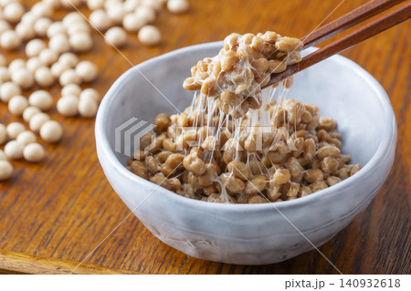 納豆を食べる 140932618
