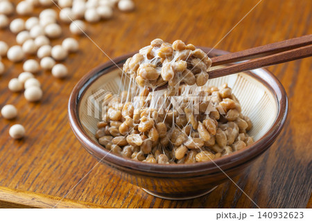 納豆を食べる 納豆を食べる 140932623